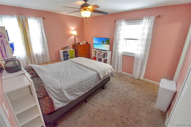 5629 Powderhorn Drive, Kalamazoo, MI 49009