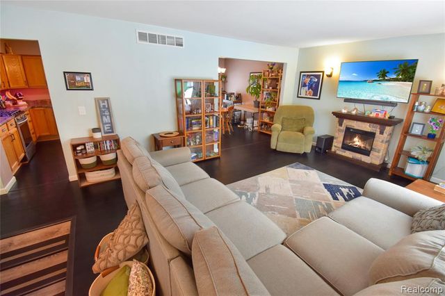 5629 Powderhorn Drive, Kalamazoo, MI 49009