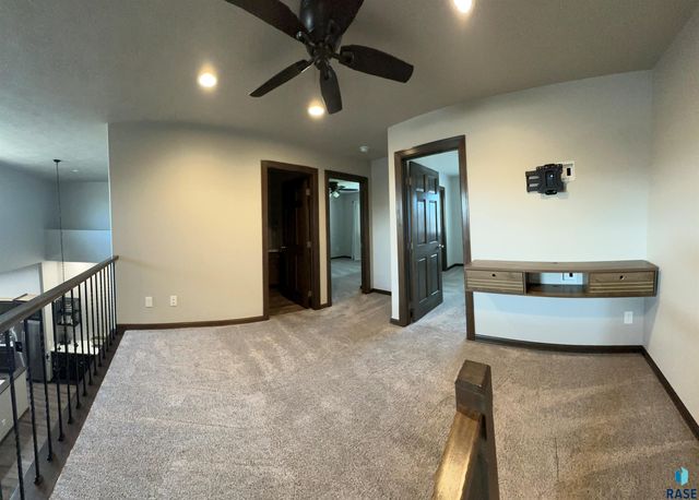 5928 S Bounty Pl, Sioux Falls, SD 57108