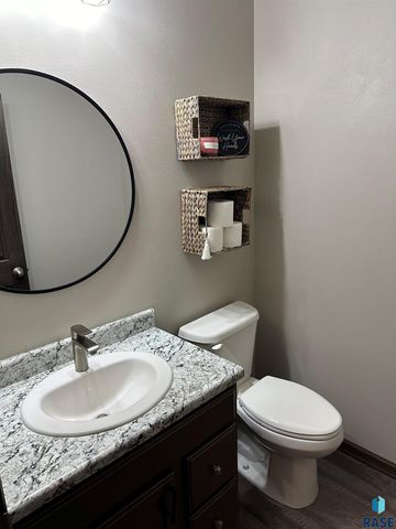 5928 S Bounty Pl, Sioux Falls, SD 57108