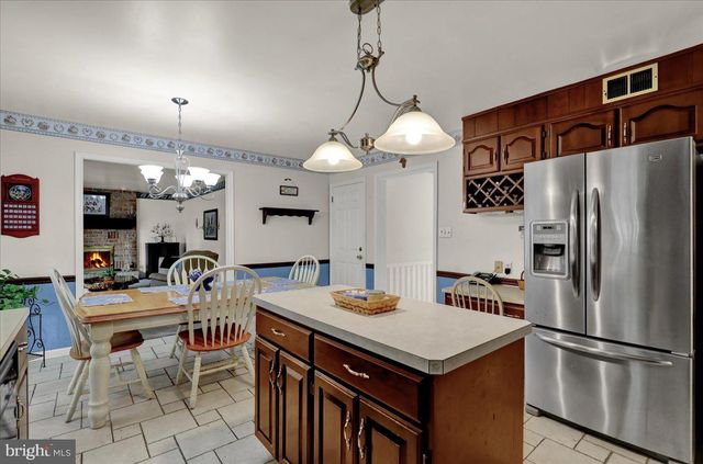 1727 COLONY DR, Reading, PA 19610