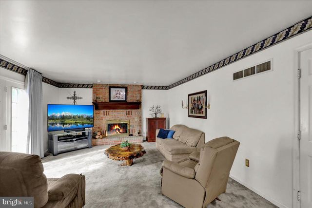 1727 COLONY DR, Reading, PA 19610