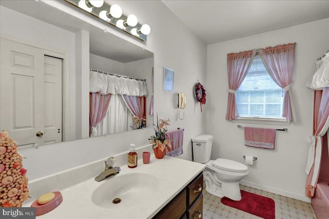 1727 COLONY DR, Reading, PA 19610