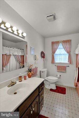 1727 COLONY DR, Reading, PA 19610