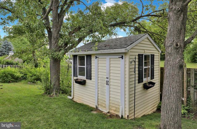 1727 COLONY DR, Reading, PA 19610