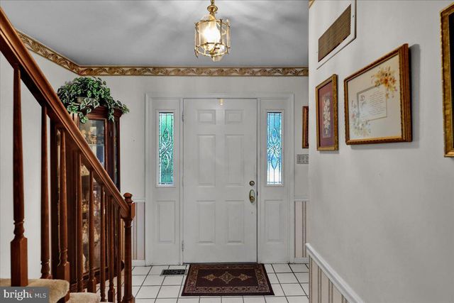 1727 COLONY DR, Reading, PA 19610
