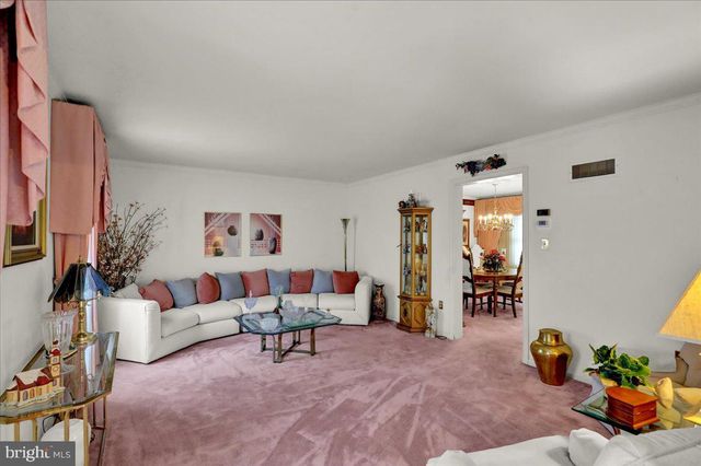 1727 COLONY DR, Reading, PA 19610