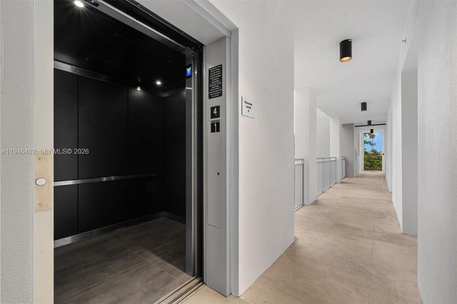 650 SW 1st St 304, Miami, FL 33130