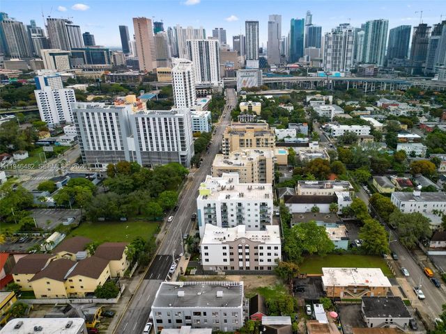 650 SW 1st St 304, Miami, FL 33130