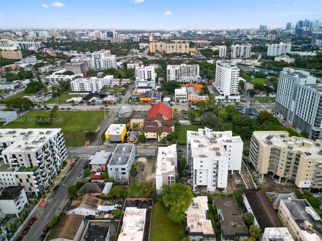 650 SW 1st St 304, Miami, FL 33130