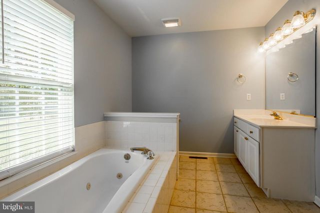 5709 ROYAL MILE BLVD, Salisbury, MD 21801