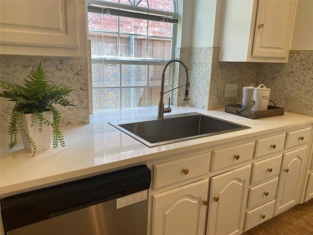 9421 Vista, Irving, TX 75063