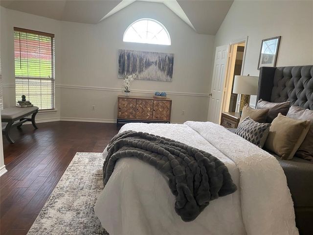 9421 Vista, Irving, TX 75063