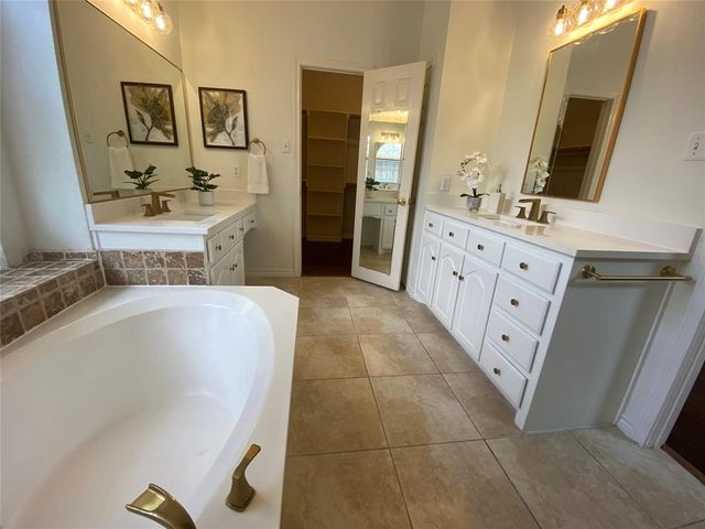 9421 Vista, Irving, TX 75063
