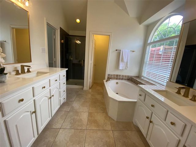 9421 Vista, Irving, TX 75063