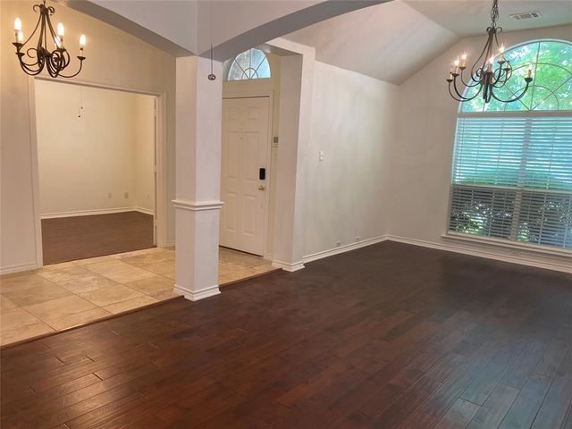 9421 Vista, Irving, TX 75063