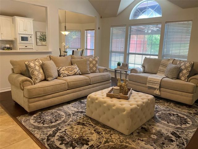 9421 Vista, Irving, TX 75063