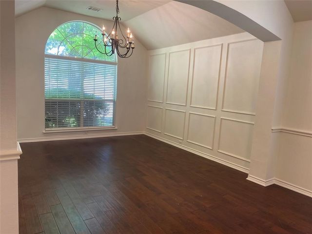 9421 Vista, Irving, TX 75063