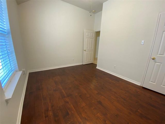 9421 Vista, Irving, TX 75063
