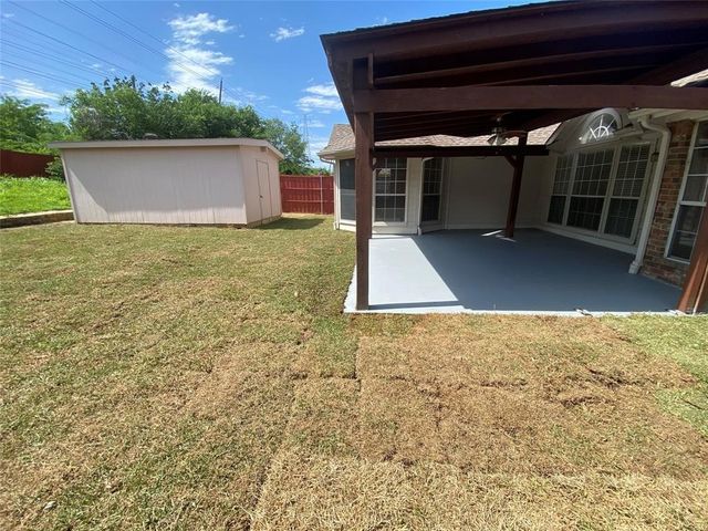 9421 Vista, Irving, TX 75063