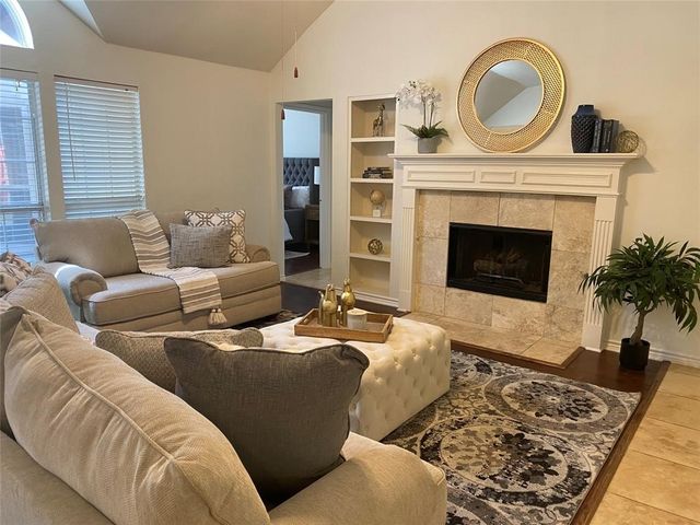 9421 Vista, Irving, TX 75063