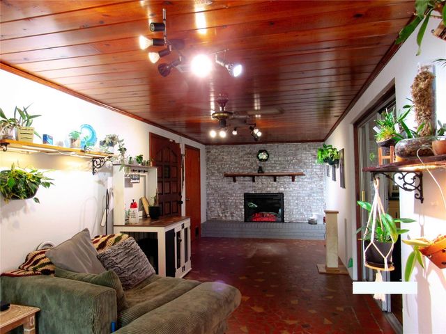 20526 N STATE ROAD 121, Alachua, FL 32615