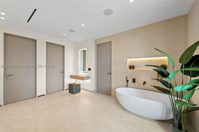 80 S Hibiscus Dr, Miami Beach, FL 33139