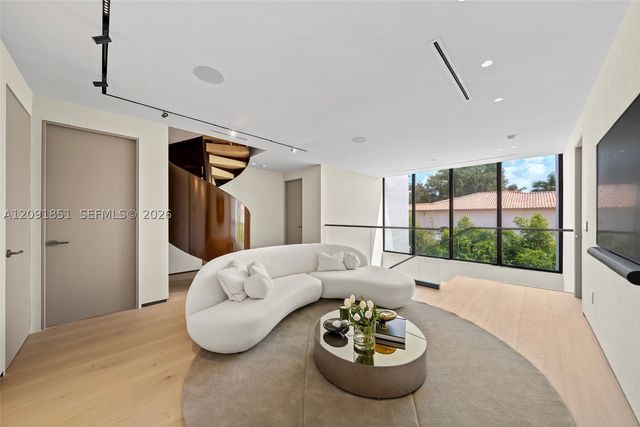 80 S Hibiscus Dr, Miami Beach, FL 33139