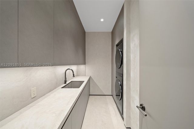 80 S Hibiscus Dr, Miami Beach, FL 33139
