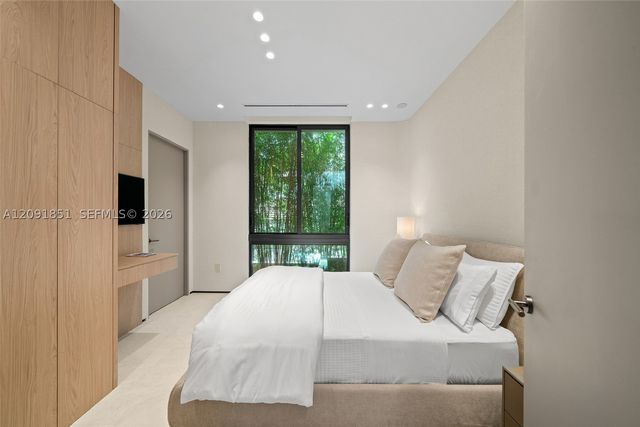 80 S Hibiscus Dr, Miami Beach, FL 33139