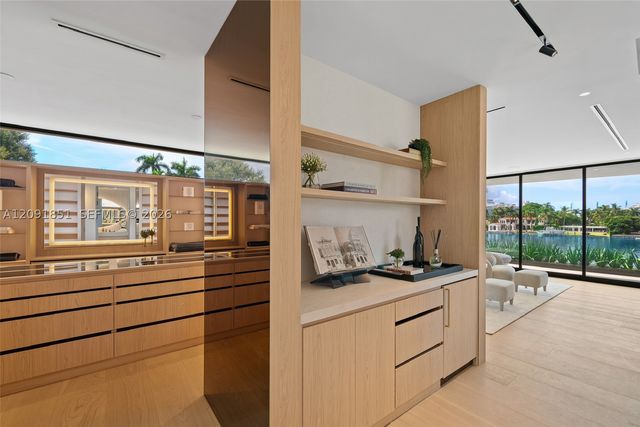 80 S Hibiscus Dr, Miami Beach, FL 33139