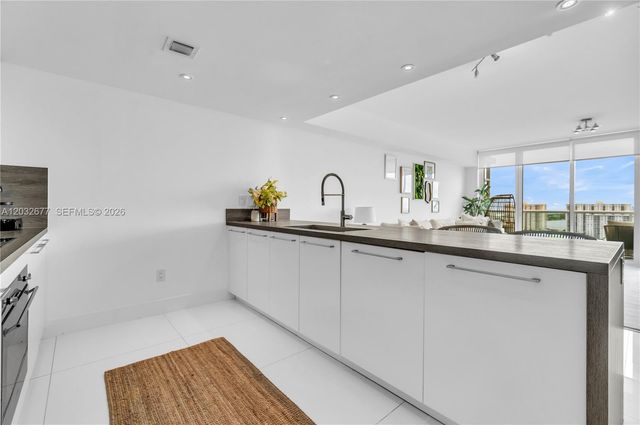 400 Sunny Isles Boulevard 1917, Sunny Isles Beach, FL 33160