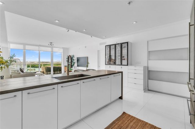 400 Sunny Isles Boulevard 1917, Sunny Isles Beach, FL 33160