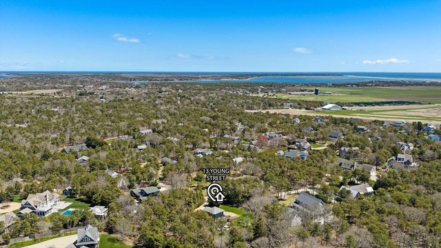 13 Young Street, Edgartown, MA 02539