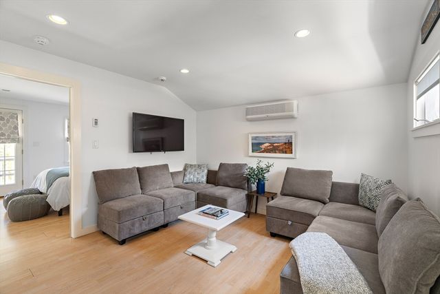 13 Young Street, Edgartown, MA 02539