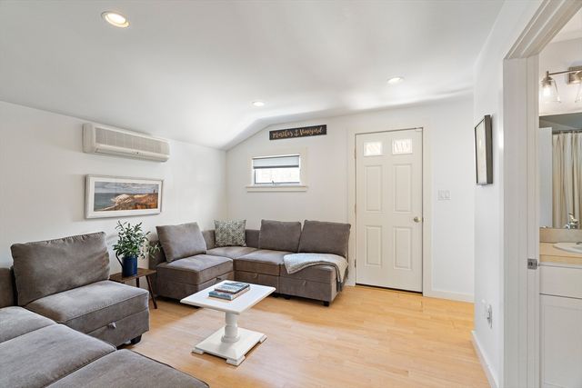 13 Young Street, Edgartown, MA 02539