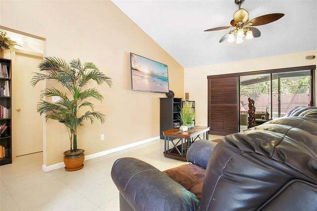 5293 AEOLUS WAY, Orlando, FL 32808