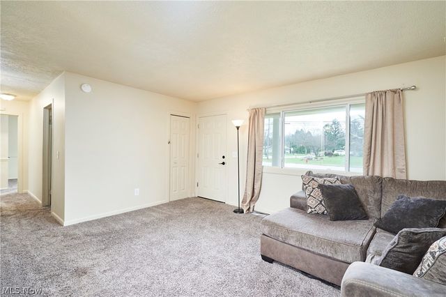 332 N River Road, Munroe Falls, OH 44262