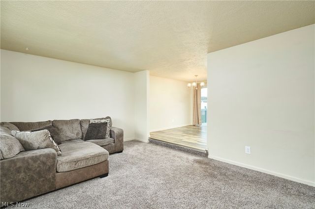 332 N River Road, Munroe Falls, OH 44262