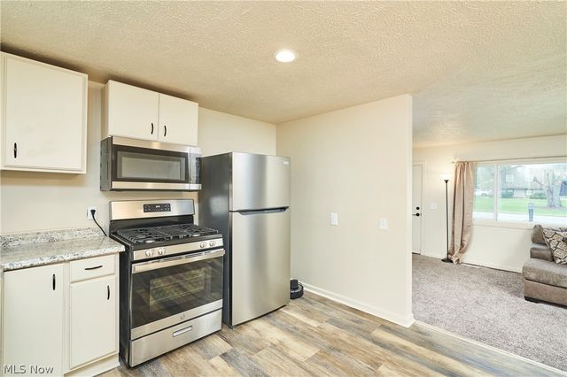 332 N River Road, Munroe Falls, OH 44262