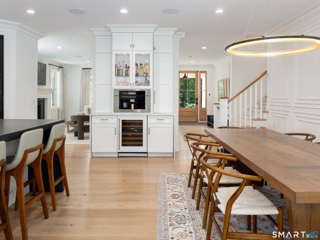 716 Cheese Spring Road, New Canaan, CT 06840