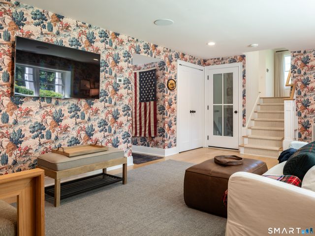 716 Cheese Spring Road, New Canaan, CT 06840