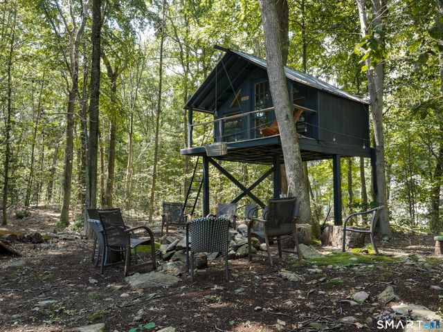 716 Cheese Spring Road, New Canaan, CT 06840