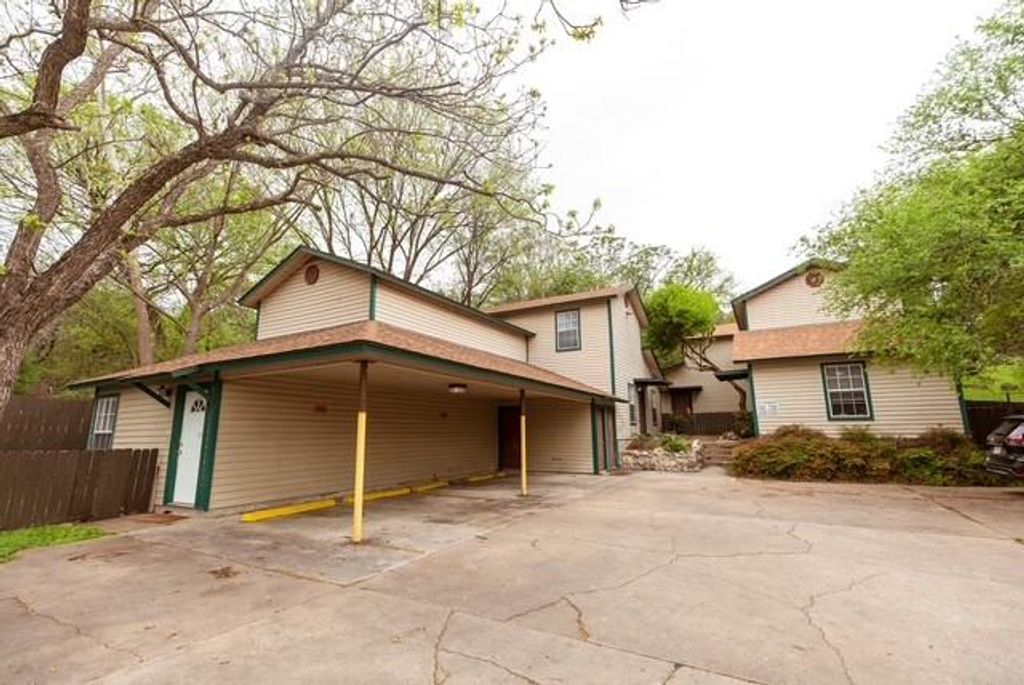 712 Peques ST, San Marcos, TX 78666