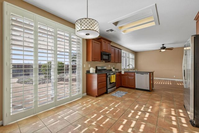 1716 Presidio Way, Plumas Lake, CA 95961