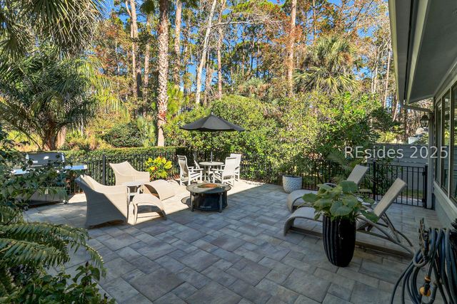94 Otter Rd, Hilton Head Island, SC 29928