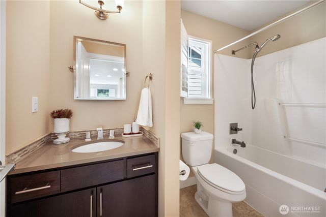 801 3rd Place NE, Issaquah, WA 98029