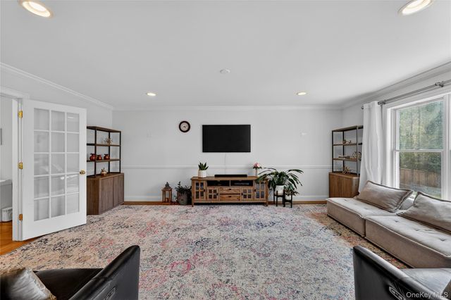 74 Dogwood Lane, Pleasantville, NY 10570