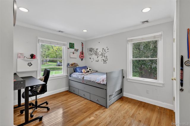 74 Dogwood Lane, Pleasantville, NY 10570