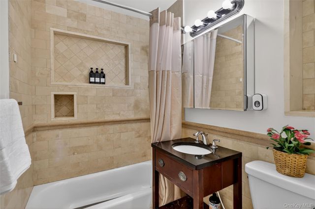 74 Dogwood Lane, Pleasantville, NY 10570